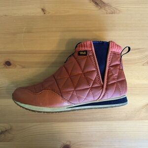 Teva - ReEmber - Slip on Orange with Blue - Women’s Size 7